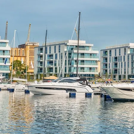 Nabrzeze Yacht Park, Sun & Snow Gdynia