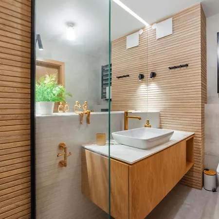 Nabrzeze Yacht Park, Sun & Snow Gdynia