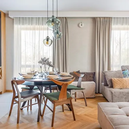 Nabrzeze Yacht Park, Sun & Snow *