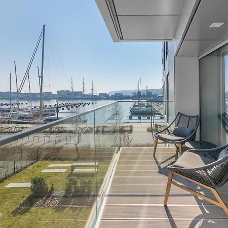 Sun & Snow, Nabrzeze Yacht Park *