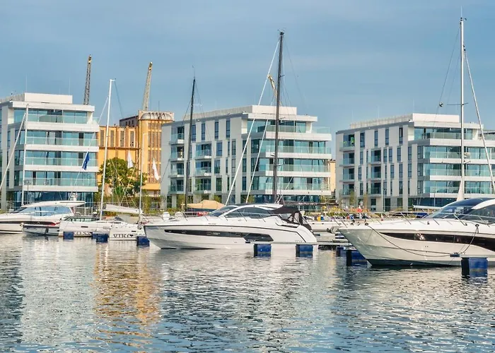 Nabrzeze Yacht Park, Sun & Snow Gdyně