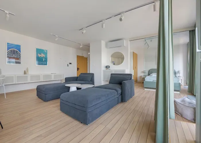 Nabrzeze Yacht Park, Sun & Snow *